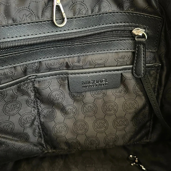 Black & white Michael Kors purse - Picture 4 of 5